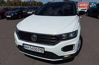 Внедорожник / Кроссовер Volkswagen T-Roc 2019 в 