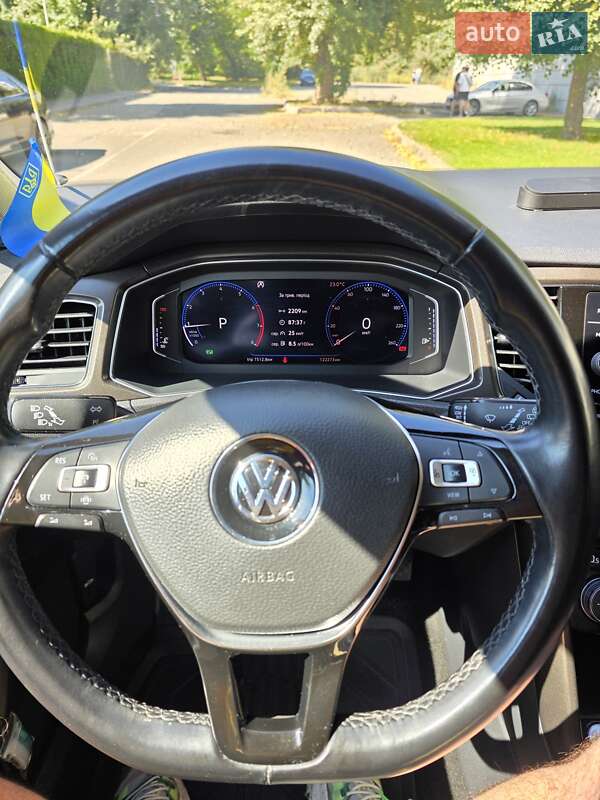 Внедорожник / Кроссовер Volkswagen T-Roc 2019 в Киеве