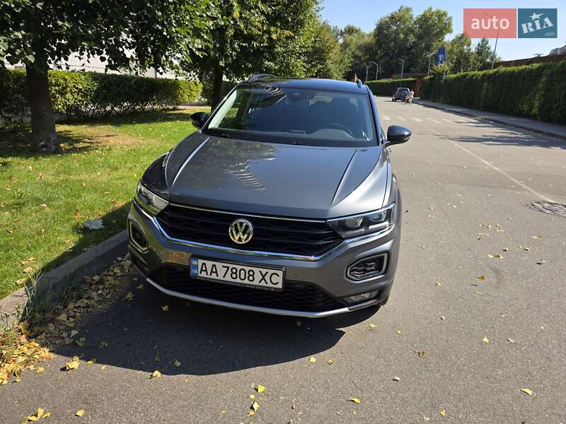 Внедорожник / Кроссовер Volkswagen T-Roc 2019 в Киеве