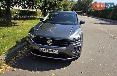 Внедорожник / Кроссовер Volkswagen T-Roc 2019 в 