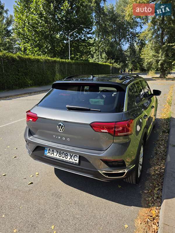 Внедорожник / Кроссовер Volkswagen T-Roc 2019 в Киеве