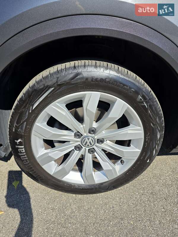 Внедорожник / Кроссовер Volkswagen T-Roc 2019 в Киеве