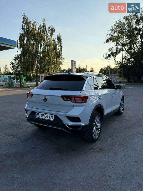 Позашляховик / Кросовер Volkswagen T-Roc 2021 в Києві