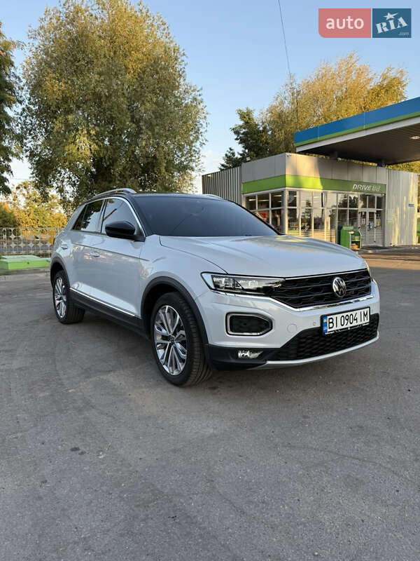 Позашляховик / Кросовер Volkswagen T-Roc 2021 в Києві