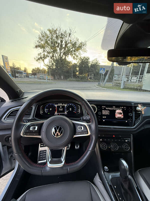 Позашляховик / Кросовер Volkswagen T-Roc 2021 в Києві