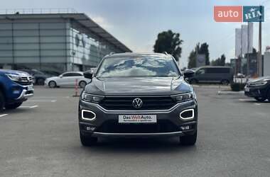 Внедорожник / Кроссовер Volkswagen T-Roc 2020 в 
