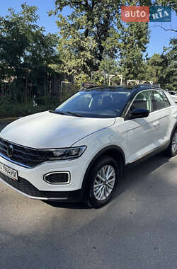 Позашляховик / Кросовер Volkswagen T-Roc 2021 в Києві