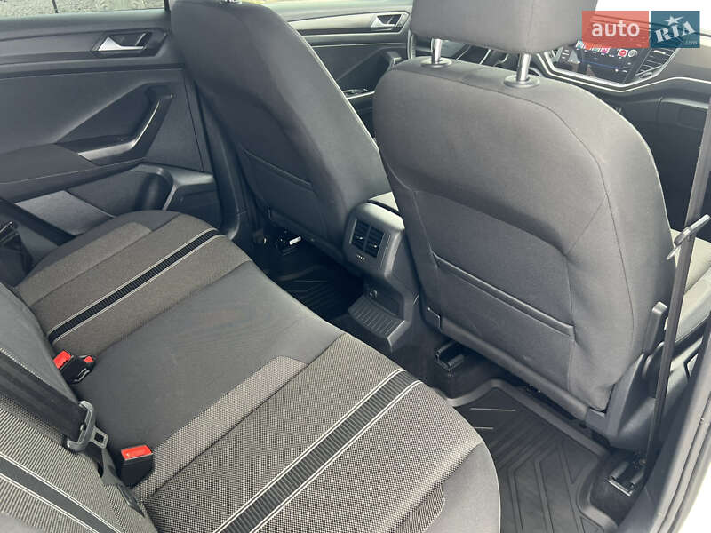 Внедорожник / Кроссовер Volkswagen T-Roc 2019 в Лопатине