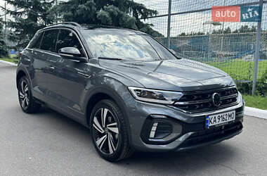 Внедорожник / Кроссовер Volkswagen T-Roc 2024 в 