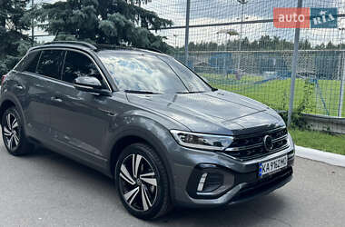 Внедорожник / Кроссовер Volkswagen T-Roc 2024 в 