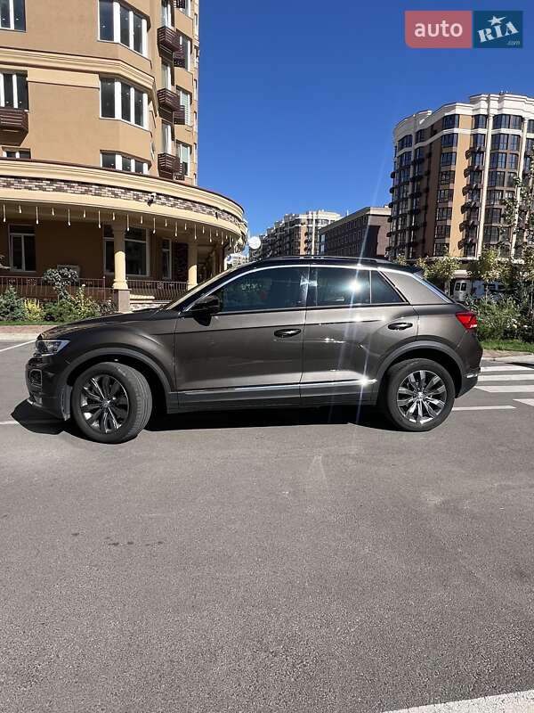 Внедорожник / Кроссовер Volkswagen T-Roc 2019 в Киеве