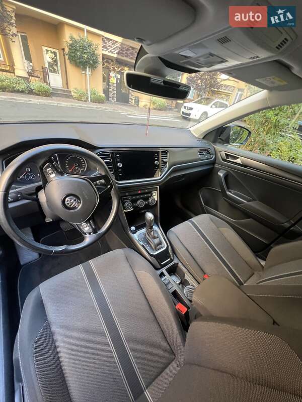 Внедорожник / Кроссовер Volkswagen T-Roc 2019 в Киеве
