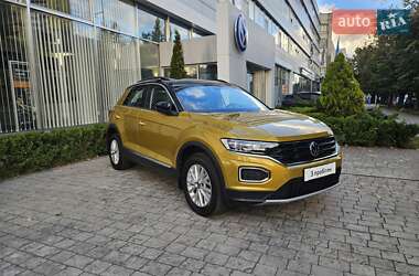 Внедорожник / Кроссовер Volkswagen T-Roc 2020 в 