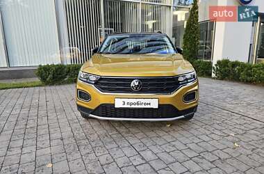 Внедорожник / Кроссовер Volkswagen T-Roc 2020 в 