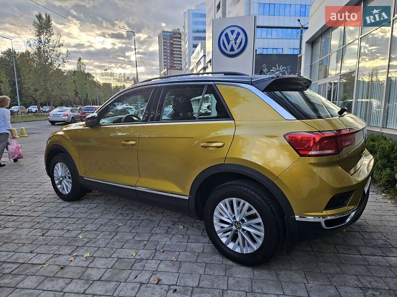Внедорожник / Кроссовер Volkswagen T-Roc 2020 в Киеве