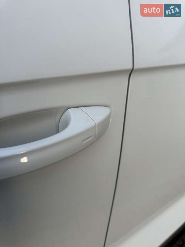 Позашляховик / Кросовер Volkswagen T-Roc 2019 в Києві фото 22 Позашляховик / Кросовер Volkswagen T-Roc 2019 в Києві