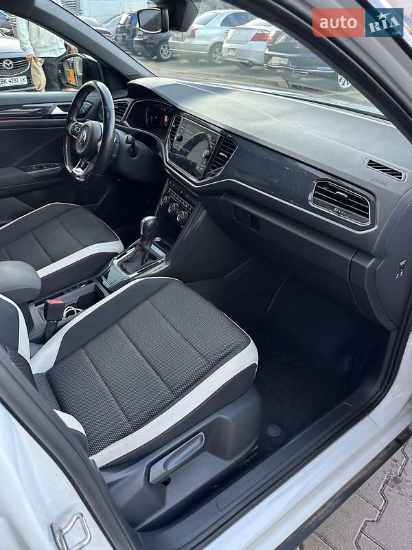 Позашляховик / Кросовер Volkswagen T-Roc 2019 в Києві фото 30 Позашляховик / Кросовер Volkswagen T-Roc 2019 в Києві