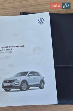 Внедорожник / Кроссовер Volkswagen T-Roc 2021 в 