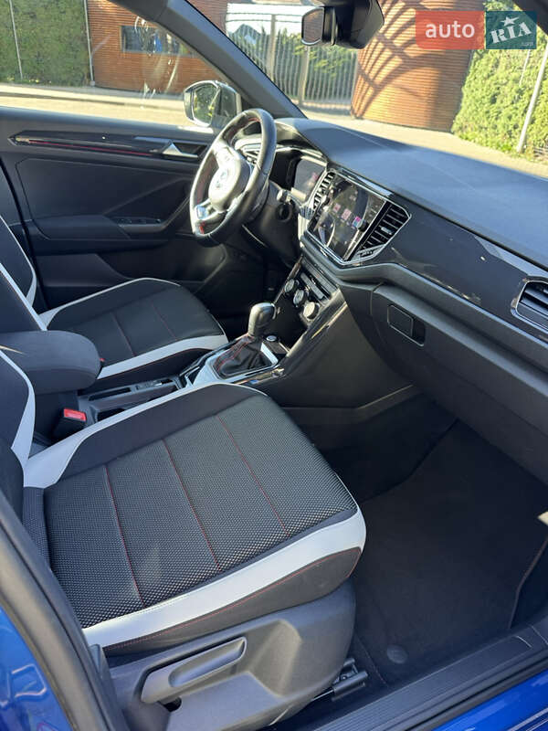 Внедорожник / Кроссовер Volkswagen T-Roc 2019 в Киеве