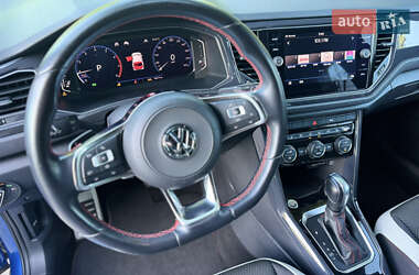 Внедорожник / Кроссовер Volkswagen T-Roc 2019 в 