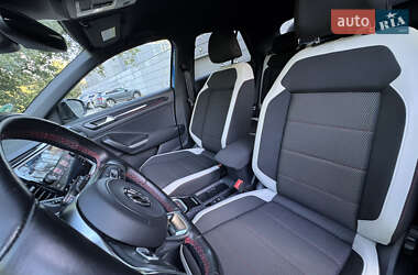 Внедорожник / Кроссовер Volkswagen T-Roc 2019 в 