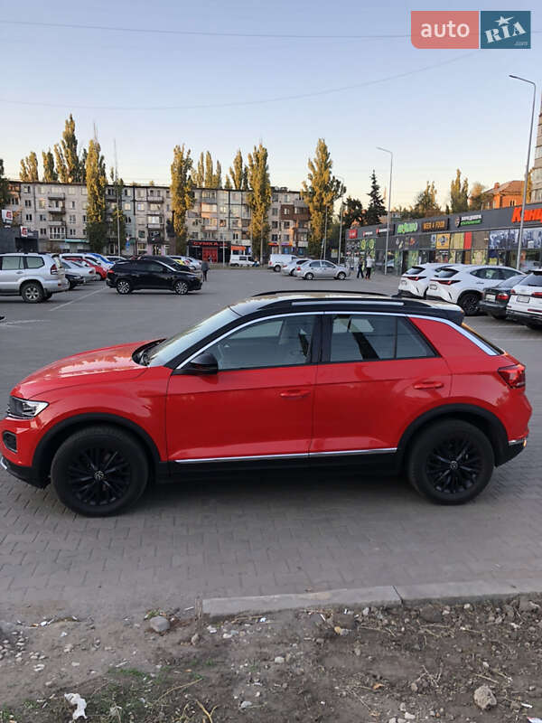 Внедорожник / Кроссовер Volkswagen T-Roc 2021 в Кривом Роге