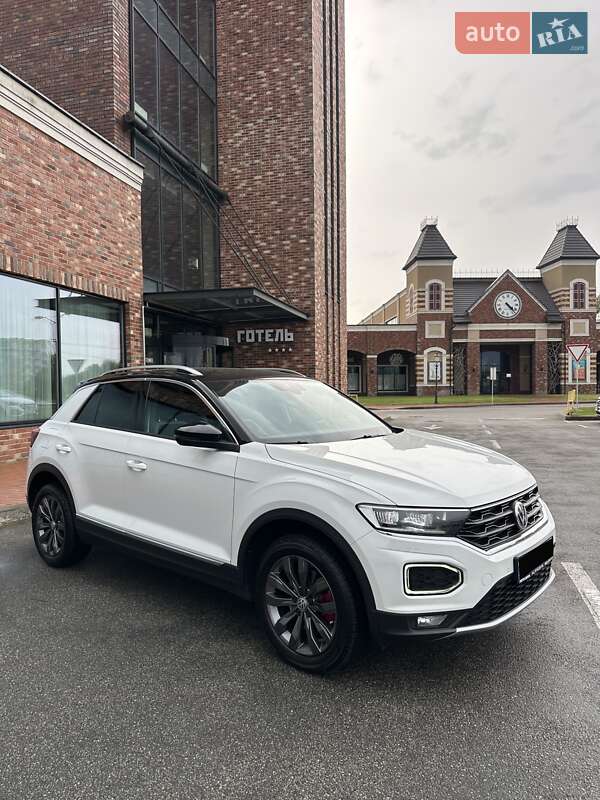 Позашляховик / Кросовер Volkswagen T-Roc 2019 в Києві фото 43 Позашляховик / Кросовер Volkswagen T-Roc 2019 в Києві