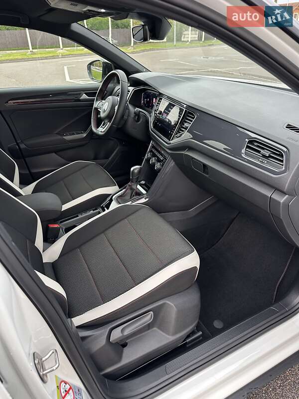 Позашляховик / Кросовер Volkswagen T-Roc 2019 в Києві фото 54 Позашляховик / Кросовер Volkswagen T-Roc 2019 в Києві