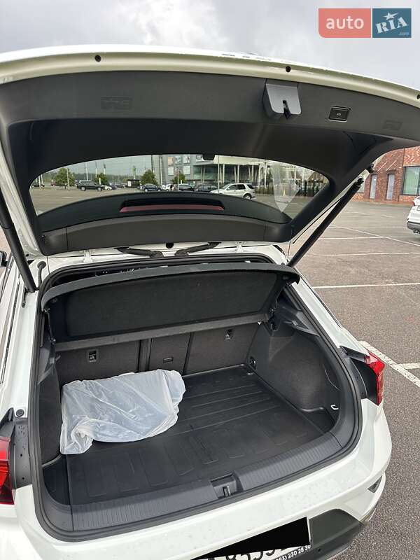 Позашляховик / Кросовер Volkswagen T-Roc 2019 в Києві фото 64 Позашляховик / Кросовер Volkswagen T-Roc 2019 в Києві