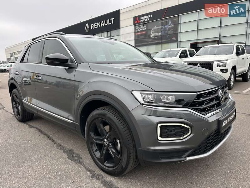 Внедорожник / Кроссовер Volkswagen T-Roc 2021 в Киеве