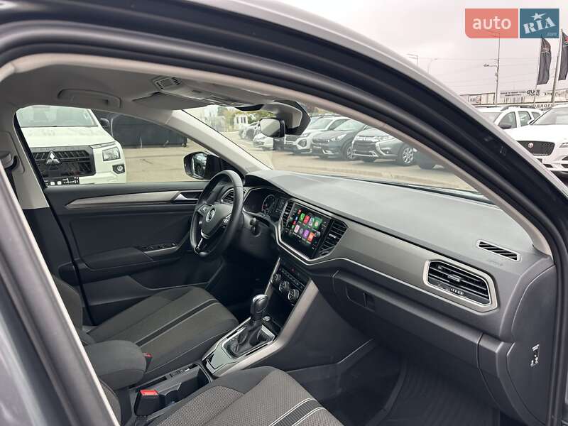 Внедорожник / Кроссовер Volkswagen T-Roc 2021 в Киеве