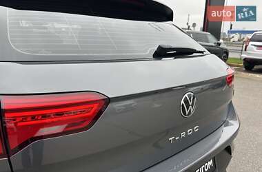 Внедорожник / Кроссовер Volkswagen T-Roc 2021 в 