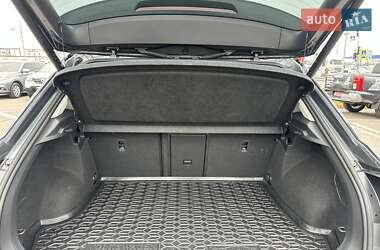 Внедорожник / Кроссовер Volkswagen T-Roc 2021 в 