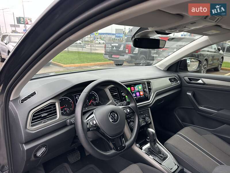 Внедорожник / Кроссовер Volkswagen T-Roc 2021 в Киеве