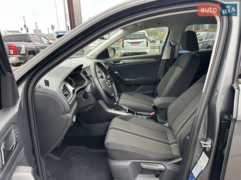 Внедорожник / Кроссовер Volkswagen T-Roc 2021 в Киеве
