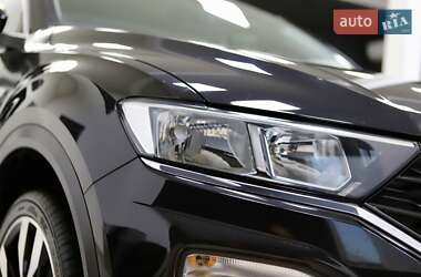 Внедорожник / Кроссовер Volkswagen T-Roc 2020 в 