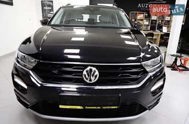 Внедорожник / Кроссовер Volkswagen T-Roc 2020 в 