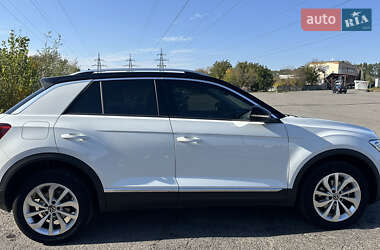 Позашляховик / Кросовер Volkswagen T-Roc 2023 в  фото 4 Позашляховик / Кросовер Volkswagen T-Roc 2023 в