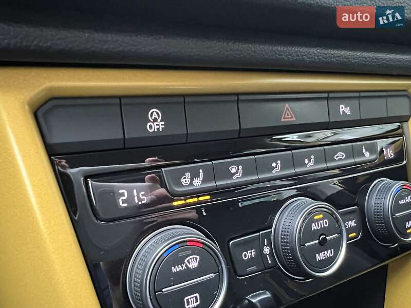 Позашляховик / Кросовер Volkswagen T-Roc 2019 в Києві