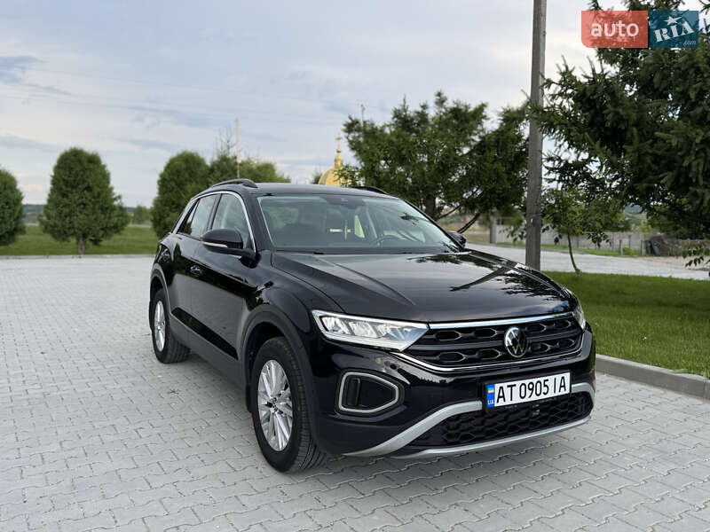 Внедорожник / Кроссовер Volkswagen T-Roc 2023 в 