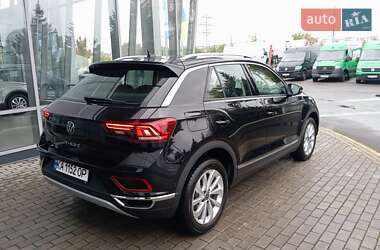 Внедорожник / Кроссовер Volkswagen T-Roc 2024 в 