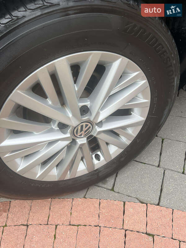 Позашляховик / Кросовер Volkswagen T-Roc 2019 в Мукачевому