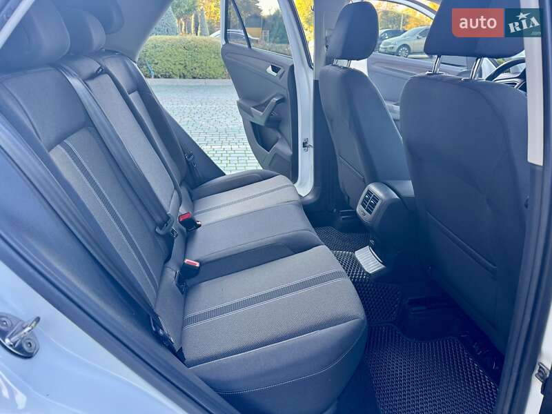 Внедорожник / Кроссовер Volkswagen T-Roc 2019 в Одессе