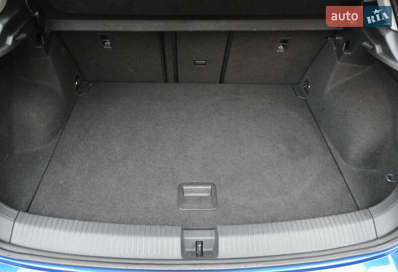 Внедорожник / Кроссовер Volkswagen T-Roc 2019 в Одессе фото 8 Внедорожник / Кроссовер Volkswagen T-Roc 2019 в Одессе