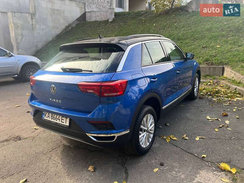 Внедорожник / Кроссовер Volkswagen T-Roc 2021 в Киеве