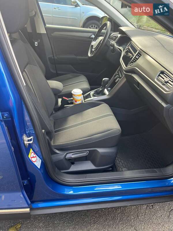 Внедорожник / Кроссовер Volkswagen T-Roc 2021 в Киеве
