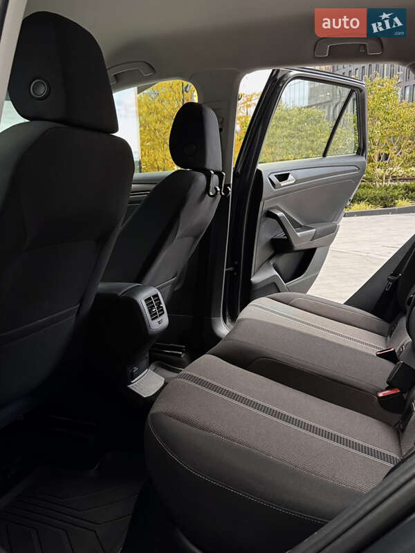 Внедорожник / Кроссовер Volkswagen T-Roc 2018 в Киеве