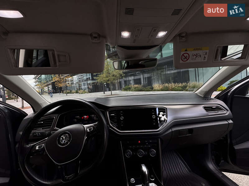 Внедорожник / Кроссовер Volkswagen T-Roc 2018 в Киеве