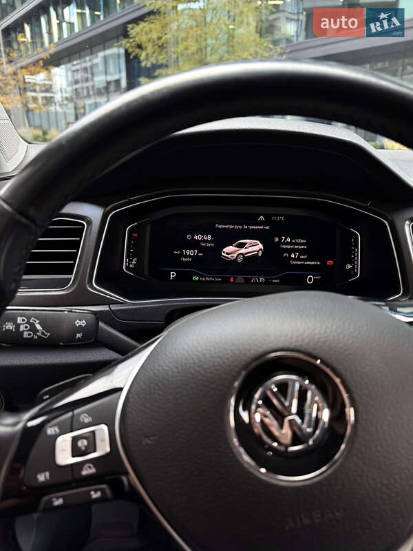 Внедорожник / Кроссовер Volkswagen T-Roc 2018 в Киеве