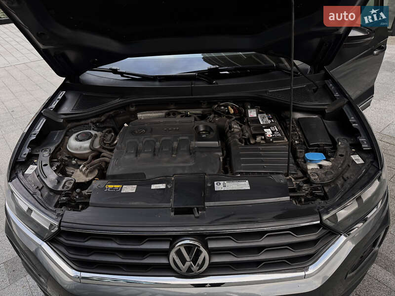 Внедорожник / Кроссовер Volkswagen T-Roc 2018 в Киеве